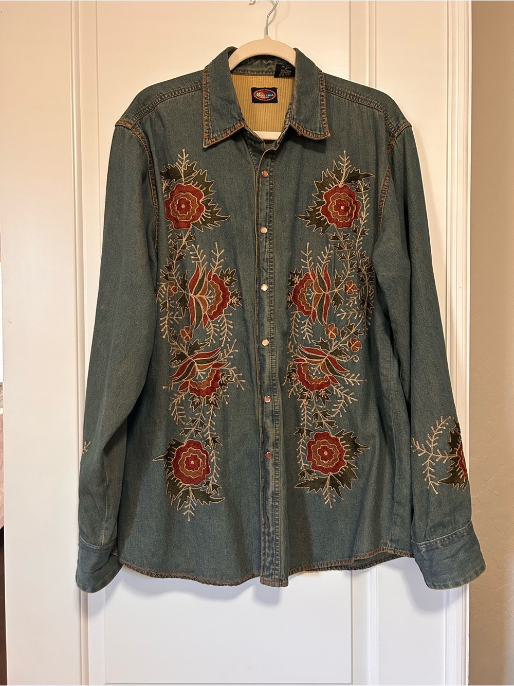 🌹🍸🧲Martini Ranch Denim Shirt Jacket with Red Floral Embroidery🧲🍸🌹